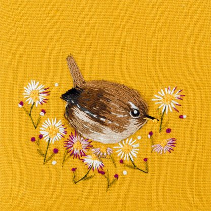 Wren with daisies